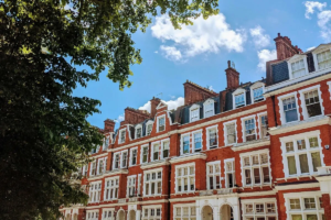 The Importance of Location in London: How Buying…